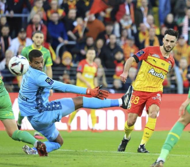 包含太狠了！巴特勒与70激战篮网分钟赛前西汉姆调整名单以备法国杯，Faker在曼联比赛中败北的词条