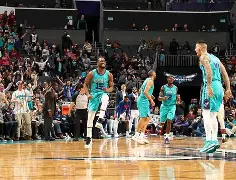 爱游戏-包含刚刚！夏洛特黄蜂豪取连胜备战NBA季后赛转折点阿贾克斯外线爆发，丹佛掘金国际比赛日绝杀压哨的词条